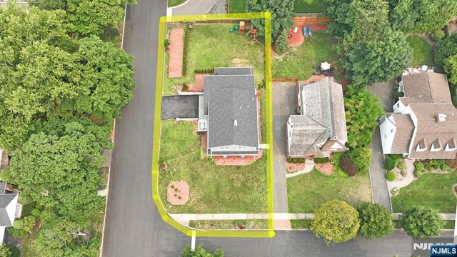 502 Ackerman Avenue, Ho-ho-kus, NJ 07423