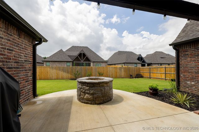 14804 E 77th Place North, Owasso, OK 74055