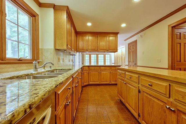 4 Foxridge Road, Chapel Hill, NC 27514