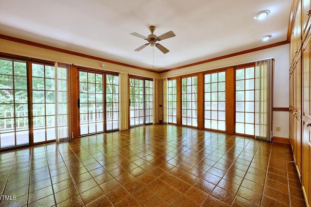 4 Foxridge Road, Chapel Hill, NC 27514