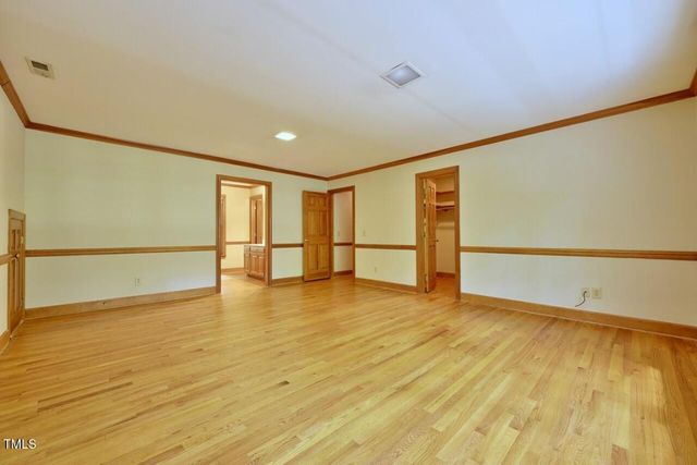 4 Foxridge Road, Chapel Hill, NC 27514