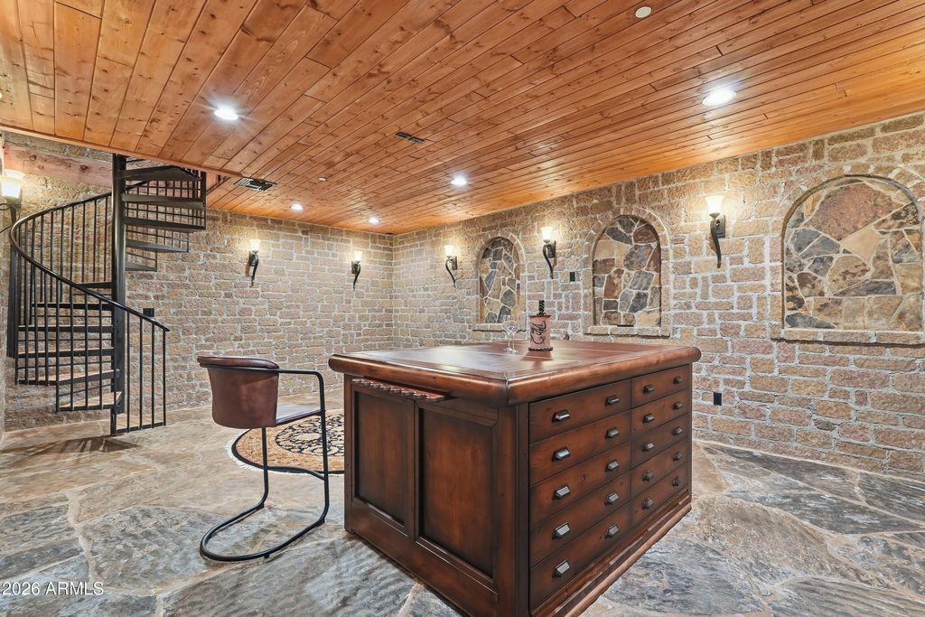 Image 15 of property listing at 42531 N SPUR CROSS Road, Cave Creek, AZ 85331