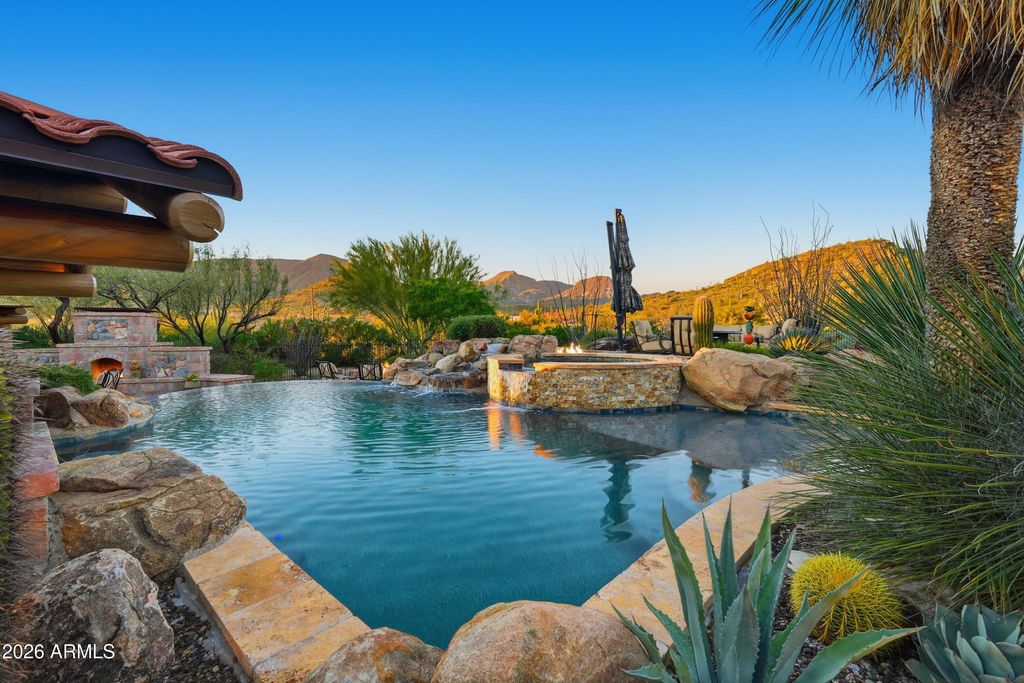 Image 30 of property listing at 42531 N SPUR CROSS Road, Cave Creek, AZ 85331