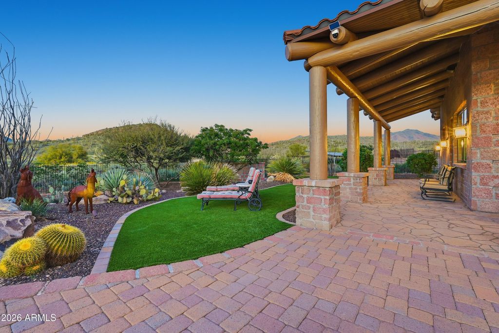 Image 33 of property listing at 42531 N SPUR CROSS Road, Cave Creek, AZ 85331