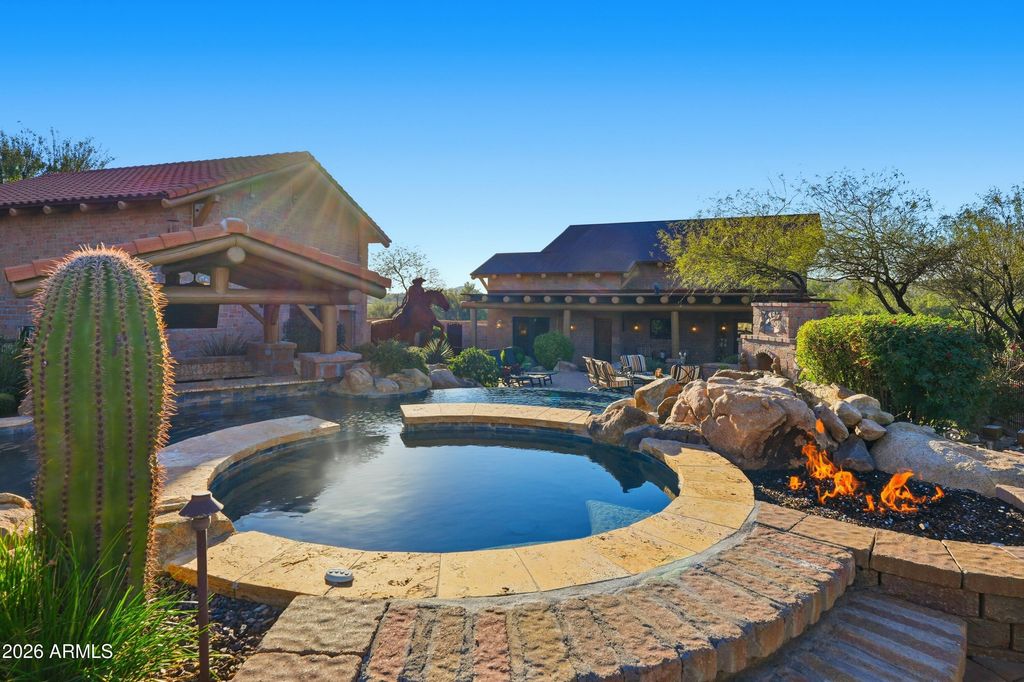 Image 34 of property listing at 42531 N SPUR CROSS Road, Cave Creek, AZ 85331
