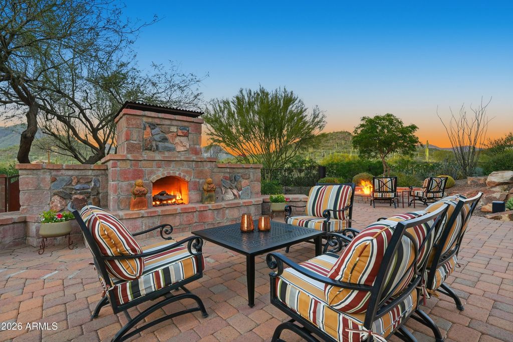 Image 36 of property listing at 42531 N SPUR CROSS Road, Cave Creek, AZ 85331
