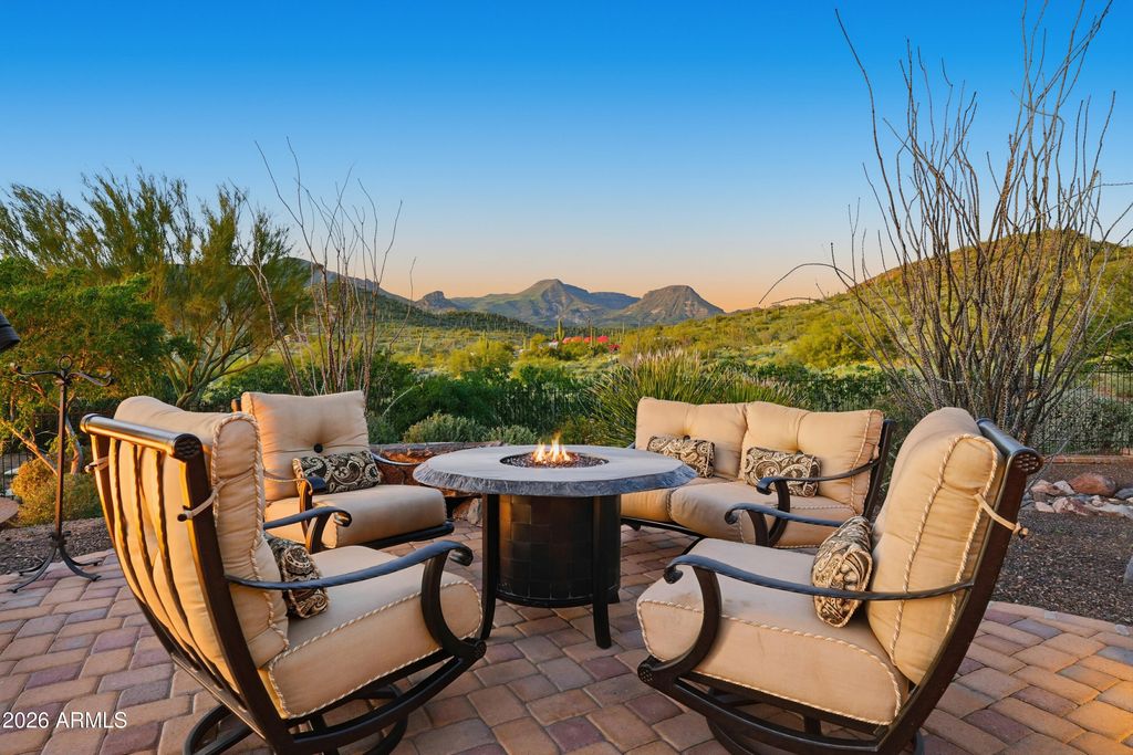 Image 38 of property listing at 42531 N SPUR CROSS Road, Cave Creek, AZ 85331