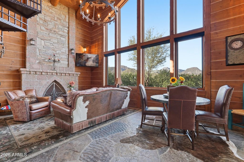 Image 48 of property listing at 42531 N SPUR CROSS Road, Cave Creek, AZ 85331