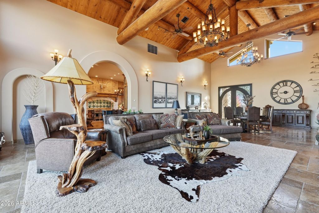 Image 6 of property listing at 42531 N SPUR CROSS Road, Cave Creek, AZ 85331