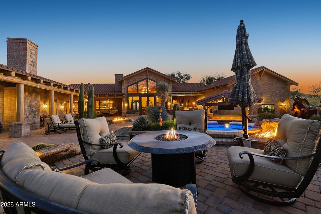 Image 60 of property listing at 42531 N SPUR CROSS Road, Cave Creek, AZ 85331