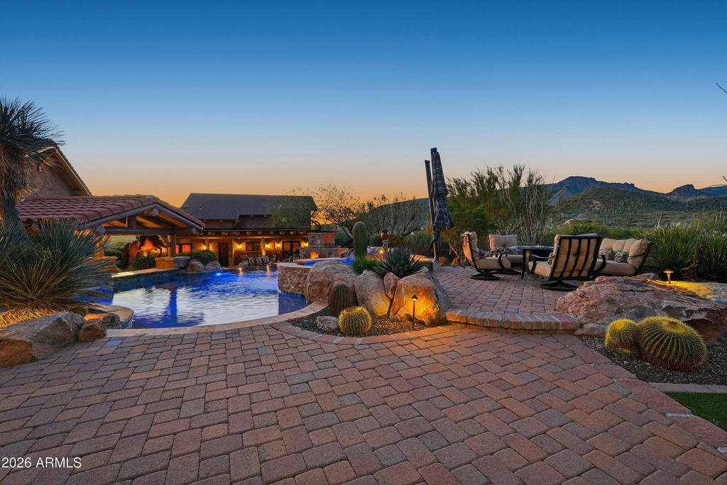 Image 65 of property listing at 42531 N SPUR CROSS Road, Cave Creek, AZ 85331