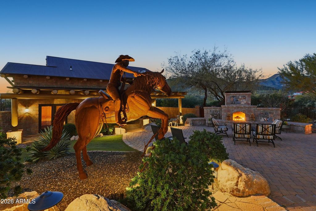 Image 70 of property listing at 42531 N SPUR CROSS Road, Cave Creek, AZ 85331