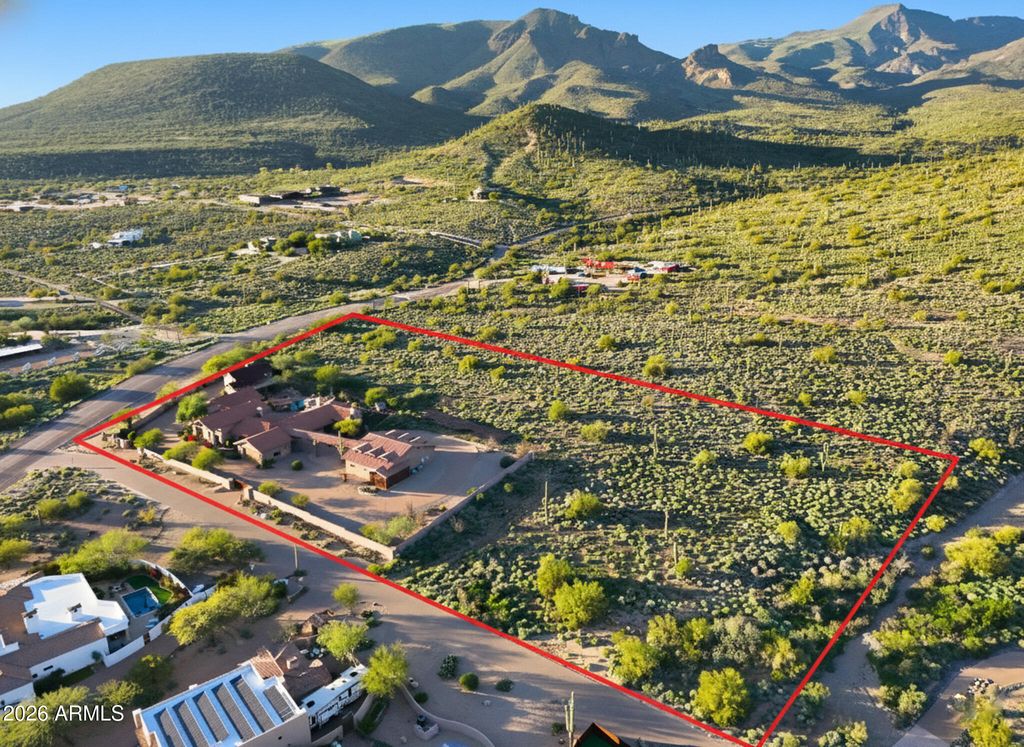 Image 72 of property listing at 42531 N SPUR CROSS Road, Cave Creek, AZ 85331