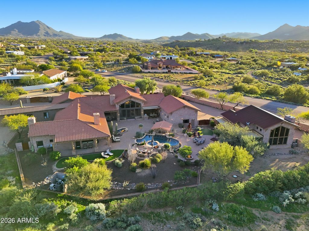 Image 75 of property listing at 42531 N SPUR CROSS Road, Cave Creek, AZ 85331