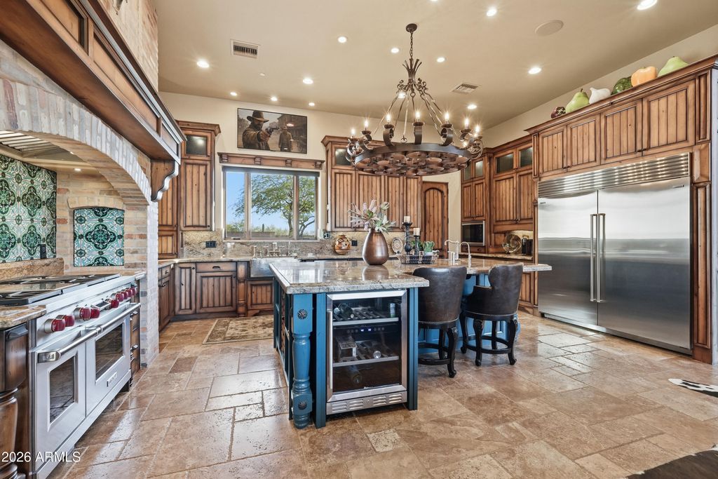 Image 9 of property listing at 42531 N SPUR CROSS Road, Cave Creek, AZ 85331