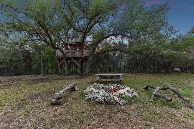 9004 Tara LN, Austin, TX 78737
