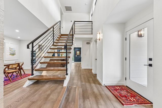 9004 Tara LN, Austin, TX 78737