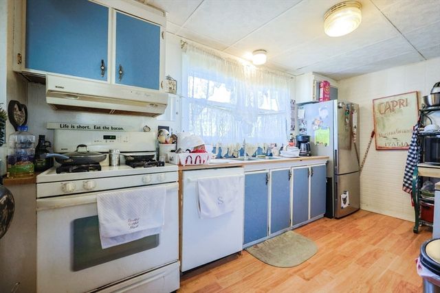 2 Riverway Street, Taunton, MA 02780