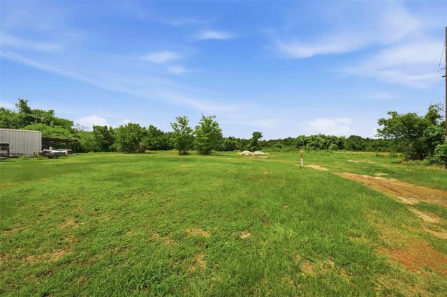 301 Cooks Lane, Franklin, TX 77856