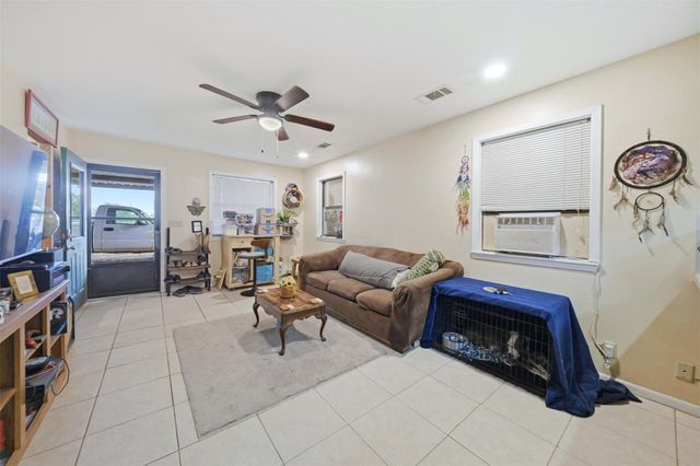 301 Cooks Lane, Franklin, TX 77856