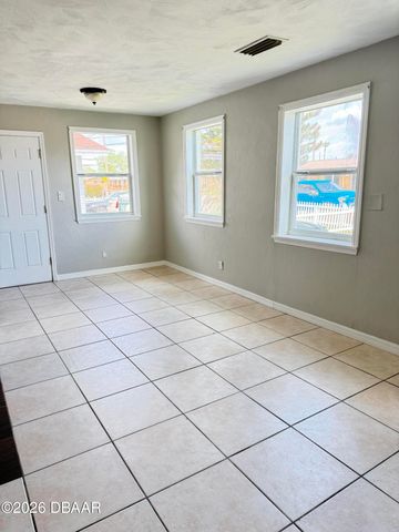 548 S Caroline Street, Daytona Beach, FL 32114