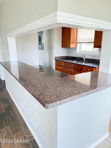 548 S Caroline Street, Daytona Beach, FL 32114