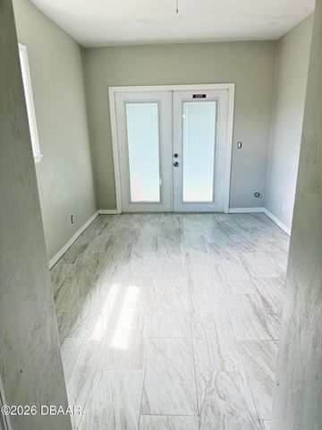 548 S Caroline Street, Daytona Beach, FL 32114