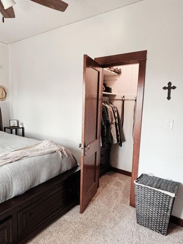 327 C Street, Lemoore, CA 93245