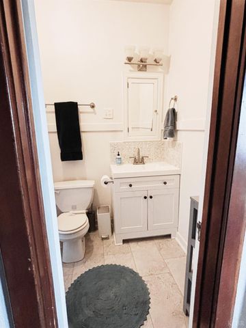 327 C Street, Lemoore, CA 93245