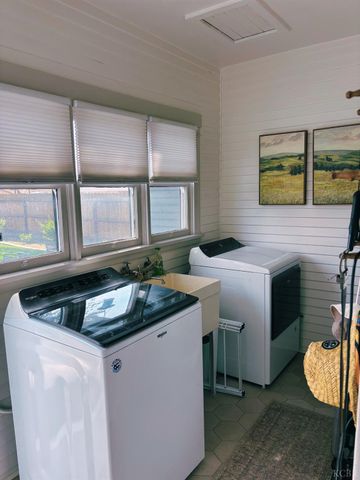 327 C Street, Lemoore, CA 93245