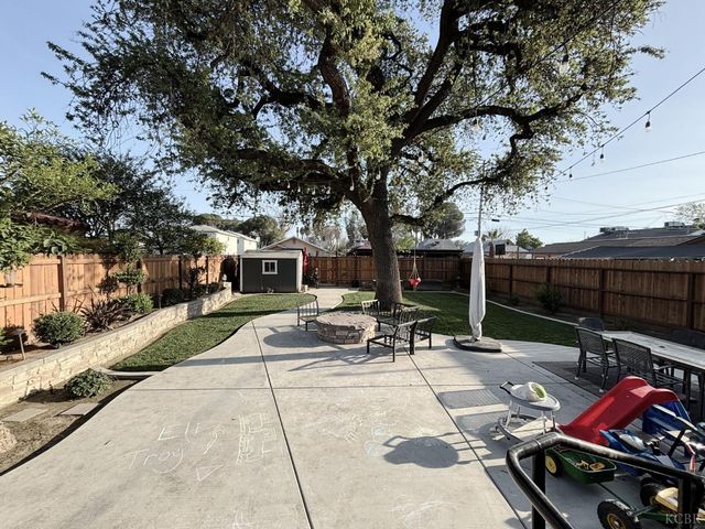 327 C Street, Lemoore, CA 93245