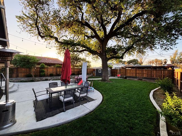 327 C Street, Lemoore, CA 93245