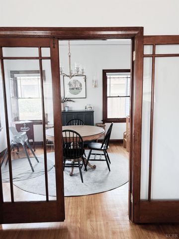 327 C Street, Lemoore, CA 93245