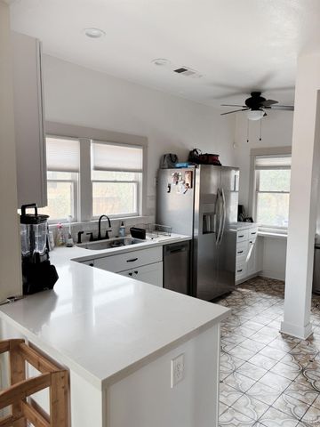 327 C Street, Lemoore, CA 93245