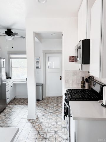 327 C Street, Lemoore, CA 93245