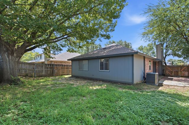 4837 Thistledown Drive, Fort Worth, TX 76137