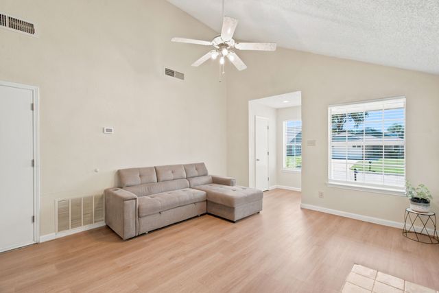 4837 Thistledown Drive, Fort Worth, TX 76137