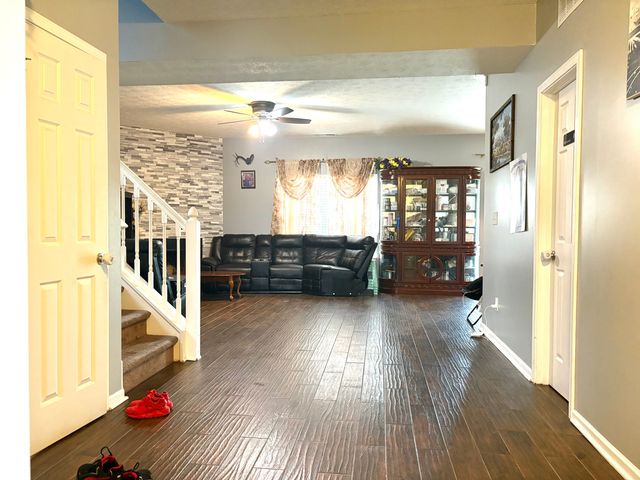 2702 Ashton Lane, Greenwood, IN 46143
