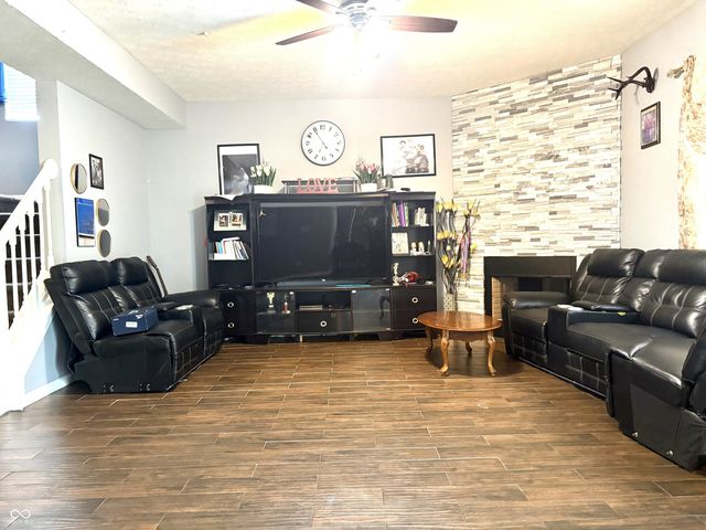 2702 Ashton Lane, Greenwood, IN 46143