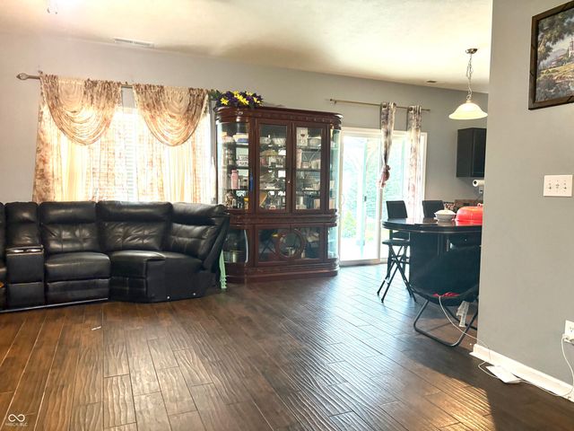 2702 Ashton Lane, Greenwood, IN 46143
