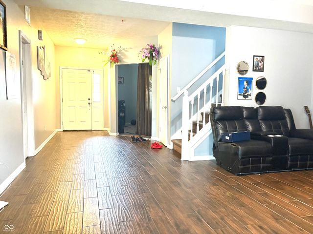 2702 Ashton Lane, Greenwood, IN 46143