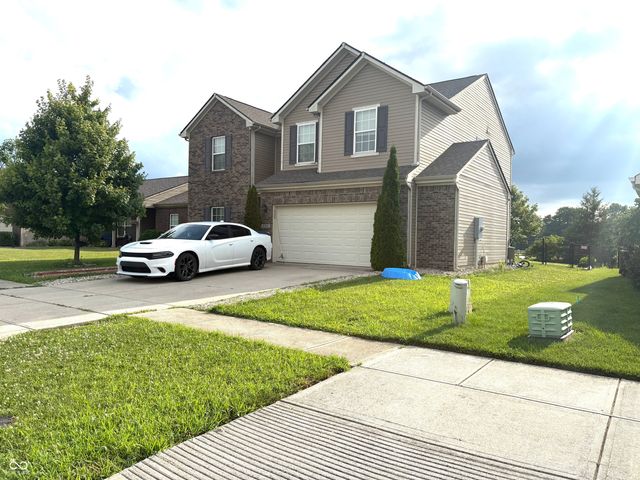 2702 Ashton Lane, Greenwood, IN 46143