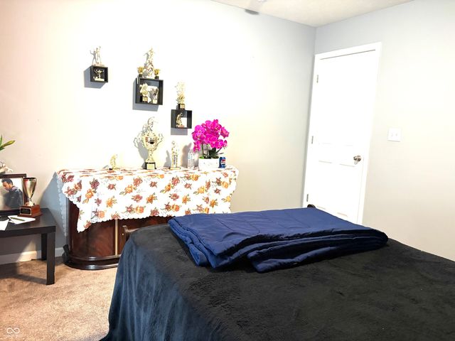 2702 Ashton Lane, Greenwood, IN 46143