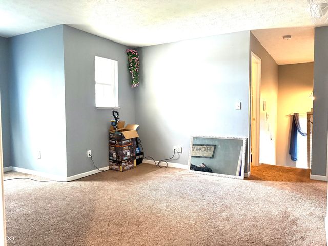 2702 Ashton Lane, Greenwood, IN 46143