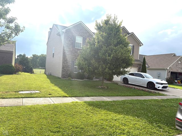 2702 Ashton Lane, Greenwood, IN 46143