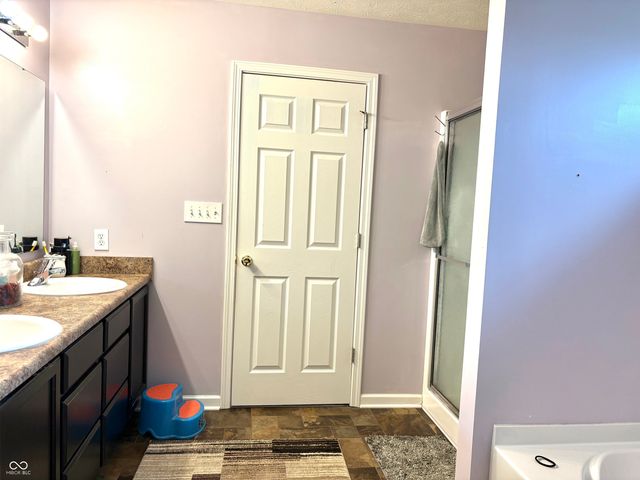 2702 Ashton Lane, Greenwood, IN 46143