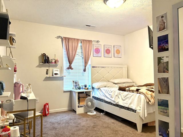 2702 Ashton Lane, Greenwood, IN 46143