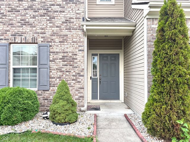 2702 Ashton Lane, Greenwood, IN 46143