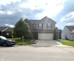 2702 Ashton Lane, Greenwood, IN 46143