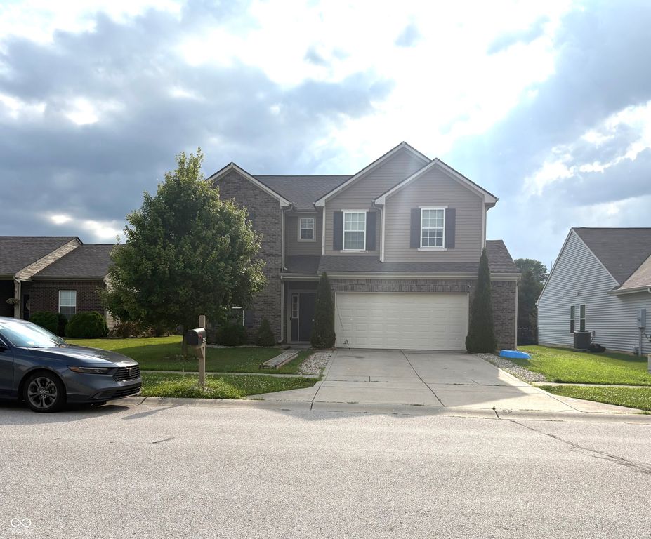2702 Ashton Lane, Greenwood, IN 46143